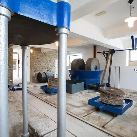 3 Marias Da Retirada Lousa (Central Portugal)